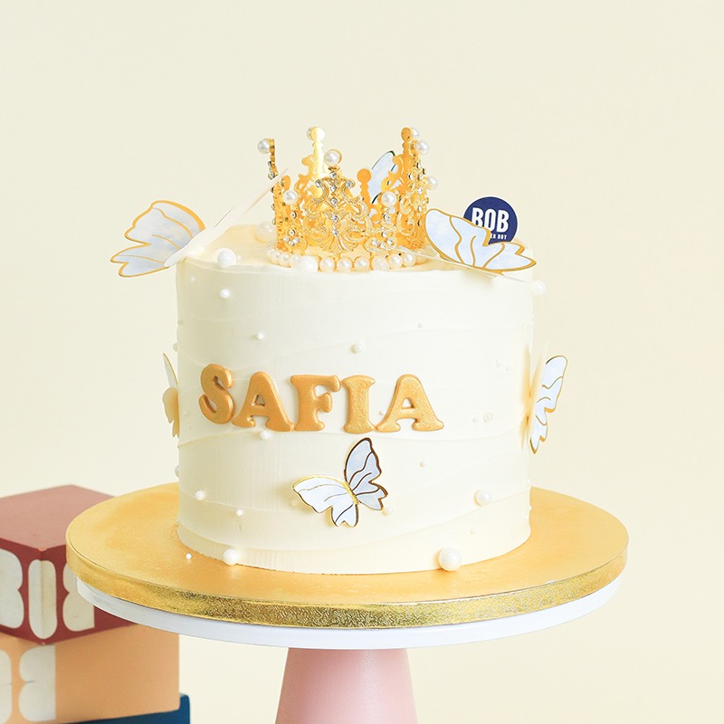 Fantasy Princess Dreamland Cake with Crown